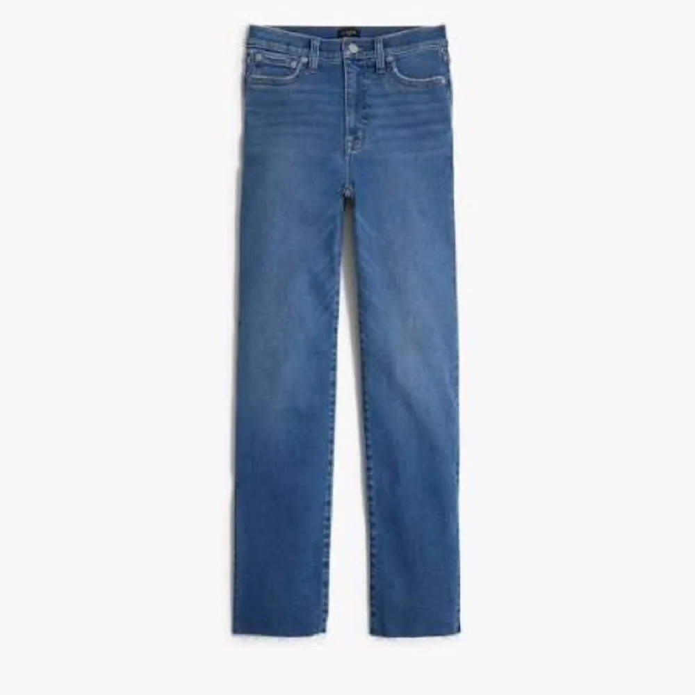 J. Crew Women's Stovepipe Jeans with Cut Hem Signature Stretch+ Sail Port Wash - Picture 2 of 8